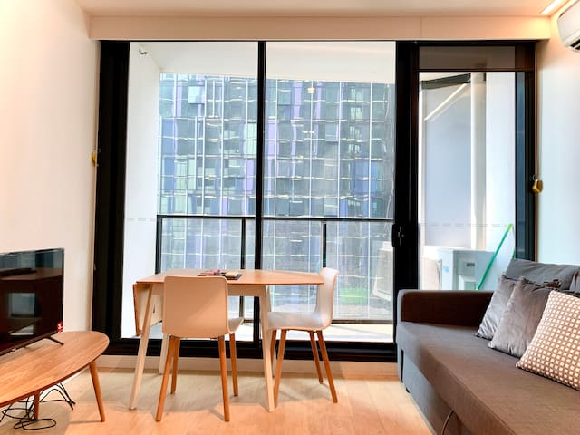 Charming Dual-Unit Retreat on Elizabeth St