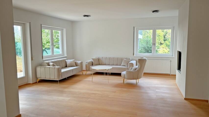 Traum Villa mit Weingartenblick! gallery image 3