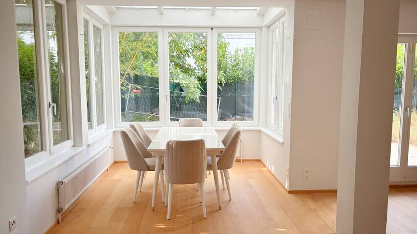 Traum Villa mit Weingartenblick! gallery image 5