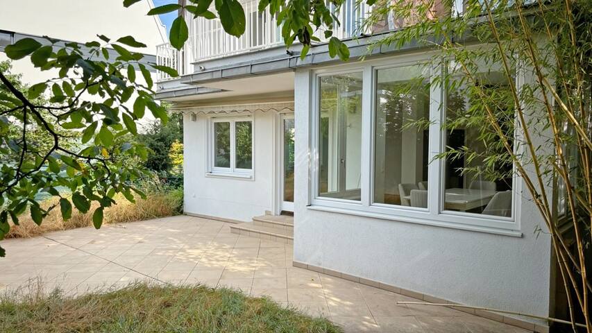 Traum Villa mit Weingartenblick! gallery image 2