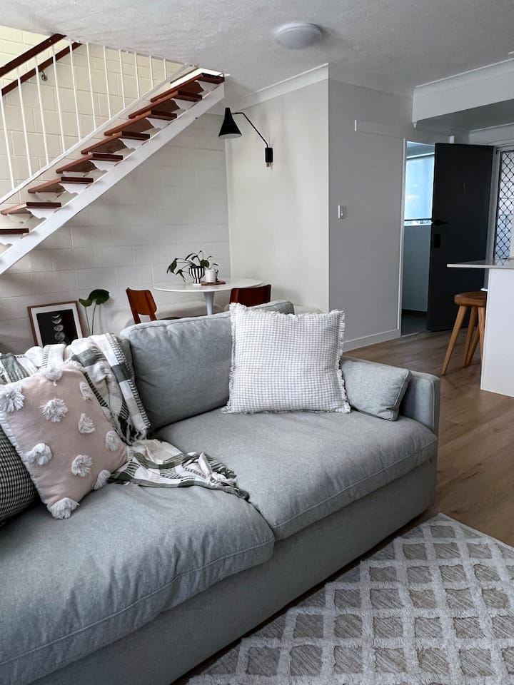 Welcoming Townhouse Close To Strand In North Ward - Ville de Townsville