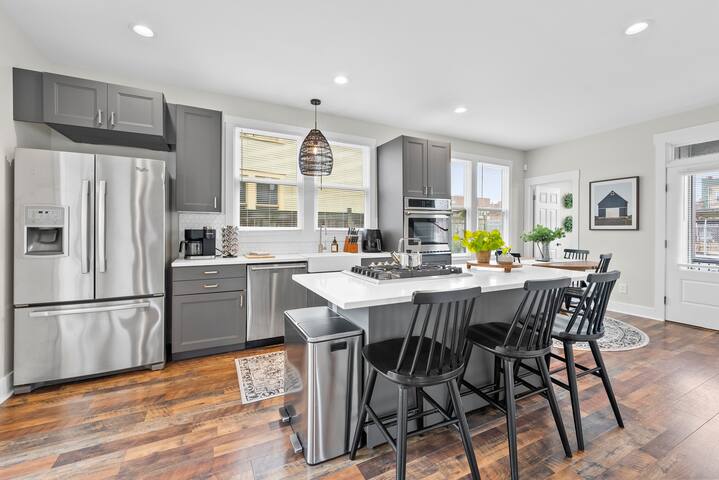 Luxury Short North Home with Putting green! gallery image 5