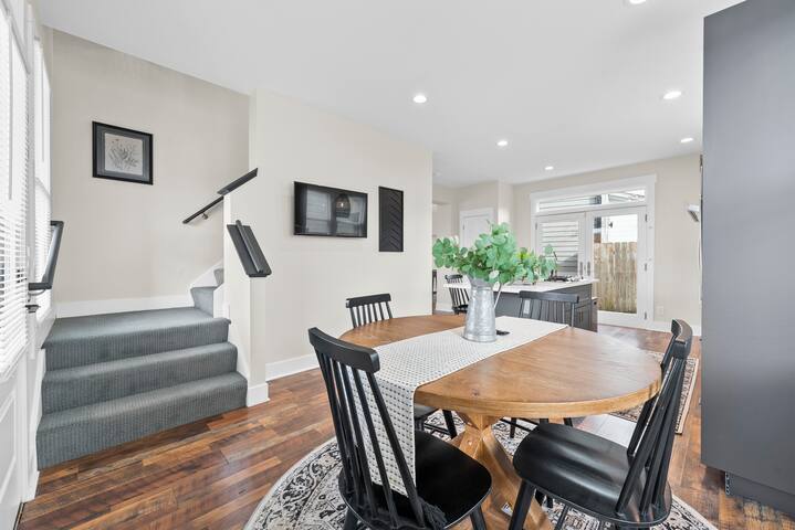 Luxury Short North Home with Putting green! gallery image 4