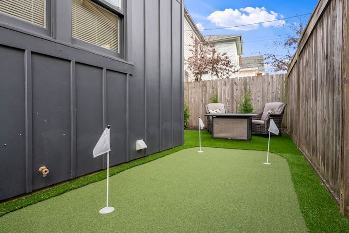 Luxury Short North Home with Putting green! gallery image 2