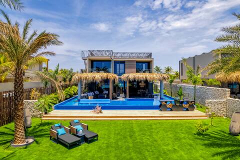 Sea Front Luxury Villa