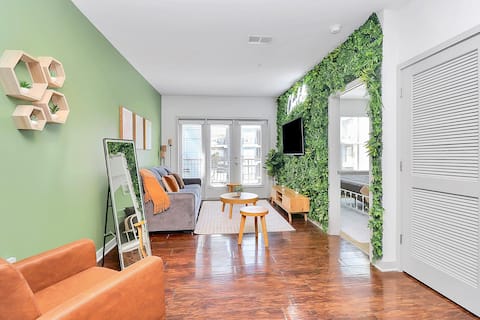 Successful Airbnb property: Chic City Living: 1BR w/Balcony & Pool in Cherry