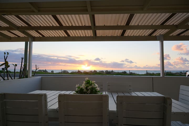 Sunset Beach House 3B2B