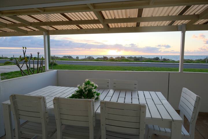 Sunset Beach House 3B2B gallery image 3