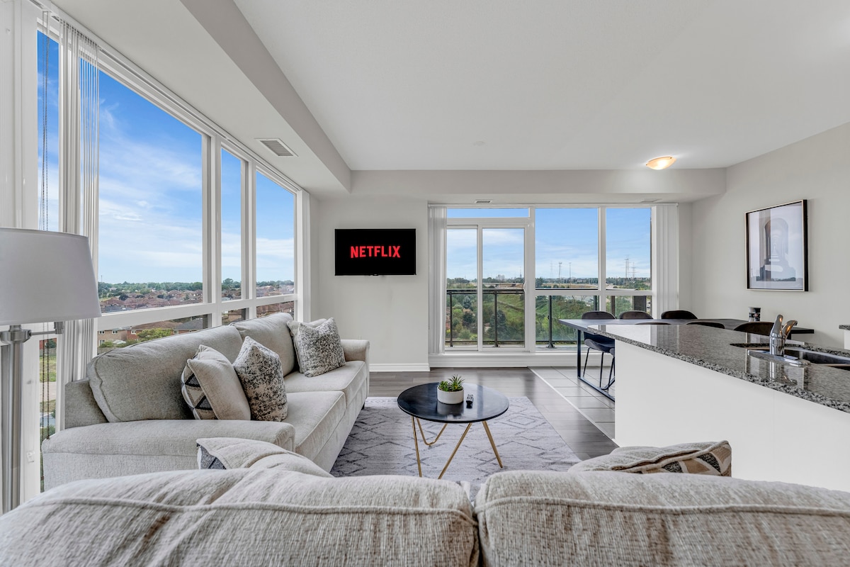 Spacious Condo Steps to Square One | Sleeps 7 - Apartments for Rent in ...
