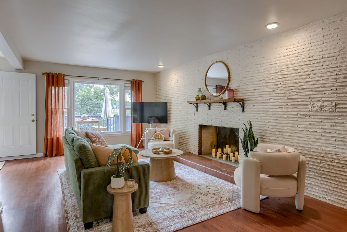 5BD Charming Home | Pool Table & Backyard - Houses for Rent in Omaha,  Nebraska, United States - Airbnb