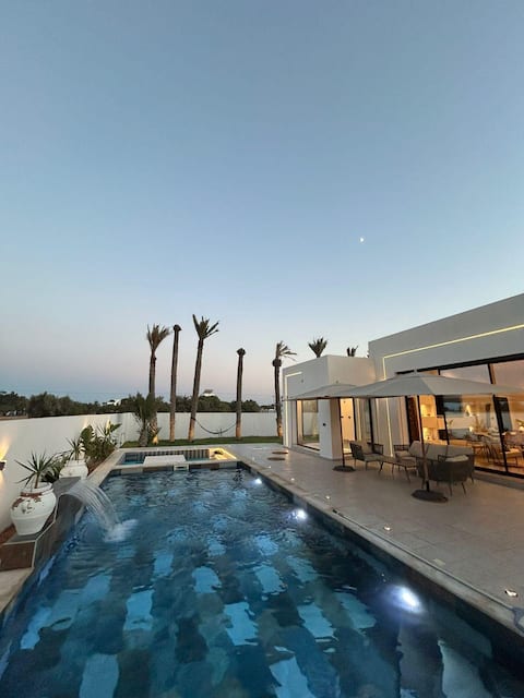 Villa Les Palmiers • Private pool & Jacuzzi •