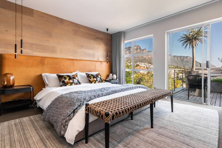 Camps Bay Beach Villa (2 min walk to beach) gallery image 2