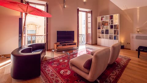 Proprietà Airbnb di successo: Jo’s elegant apartment in city center + parking a Cagliari