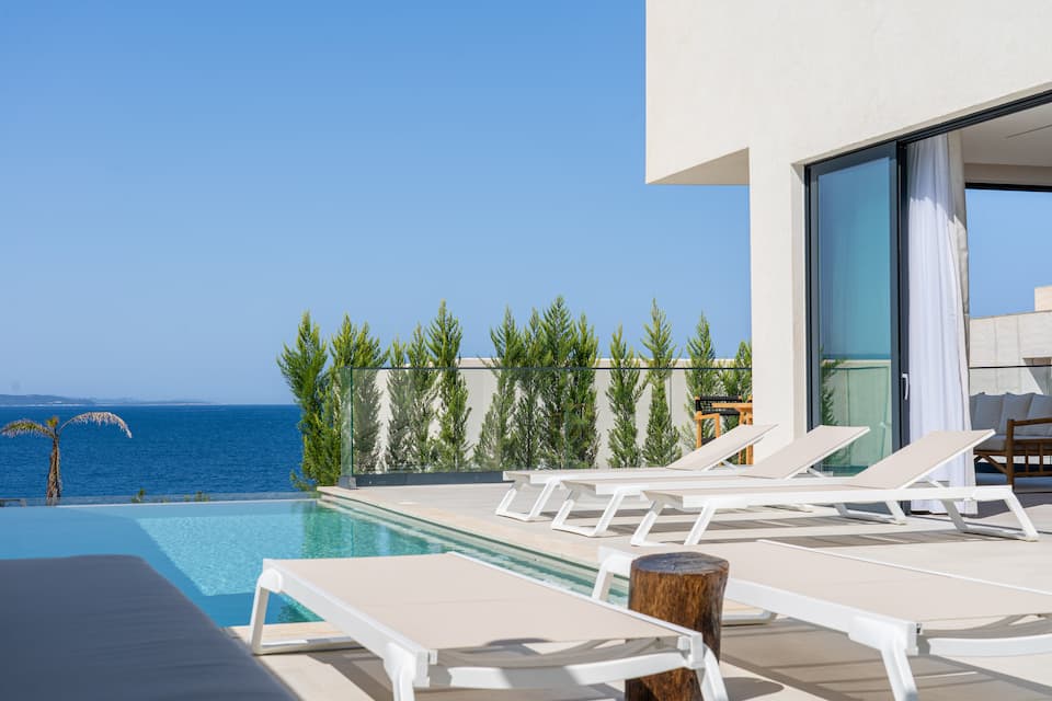 Top-earning Airbnb listing in Saranda, 4 bedrooms