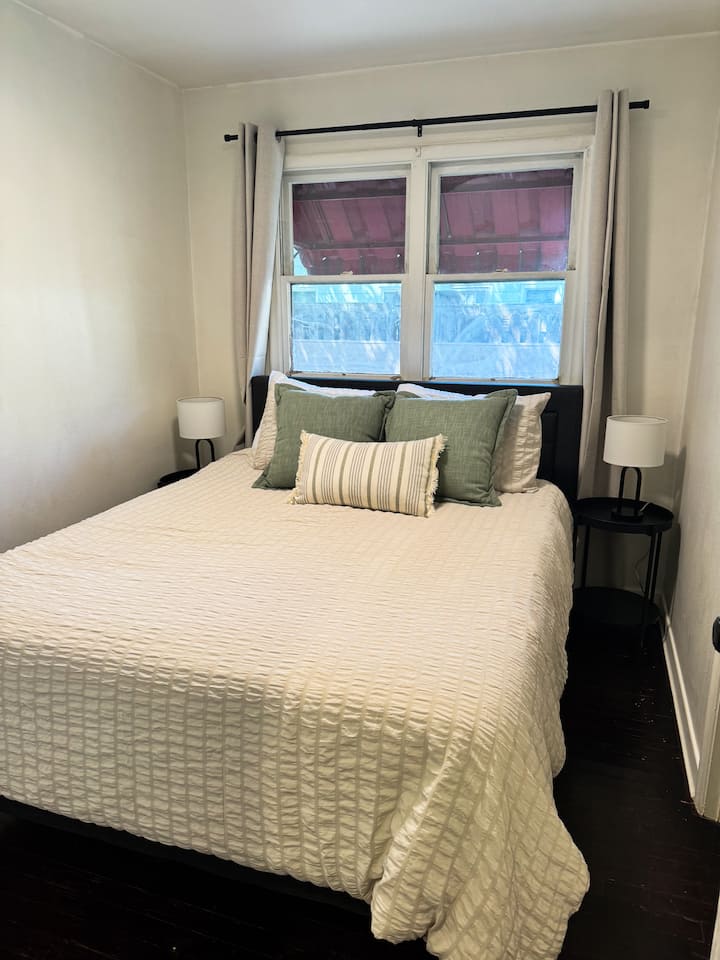 საძინებელი 1