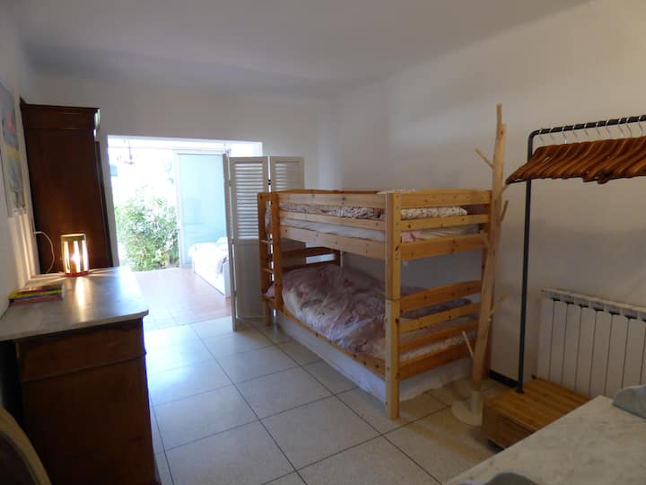 საძინებელი 1