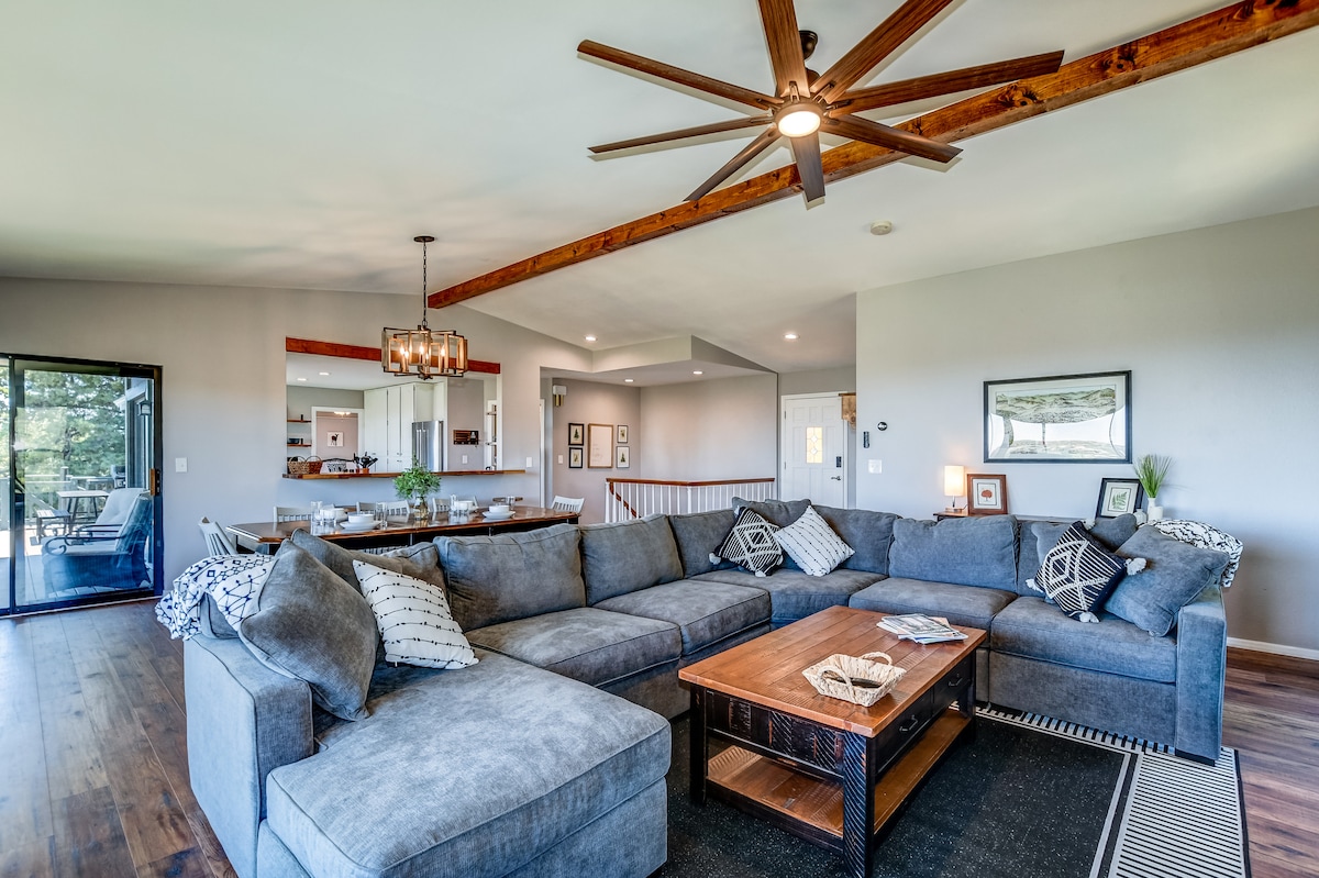 Successful Airbnb property: 5BR Group Escape • Game Room • Views • Sleeps 12 in Prescott
