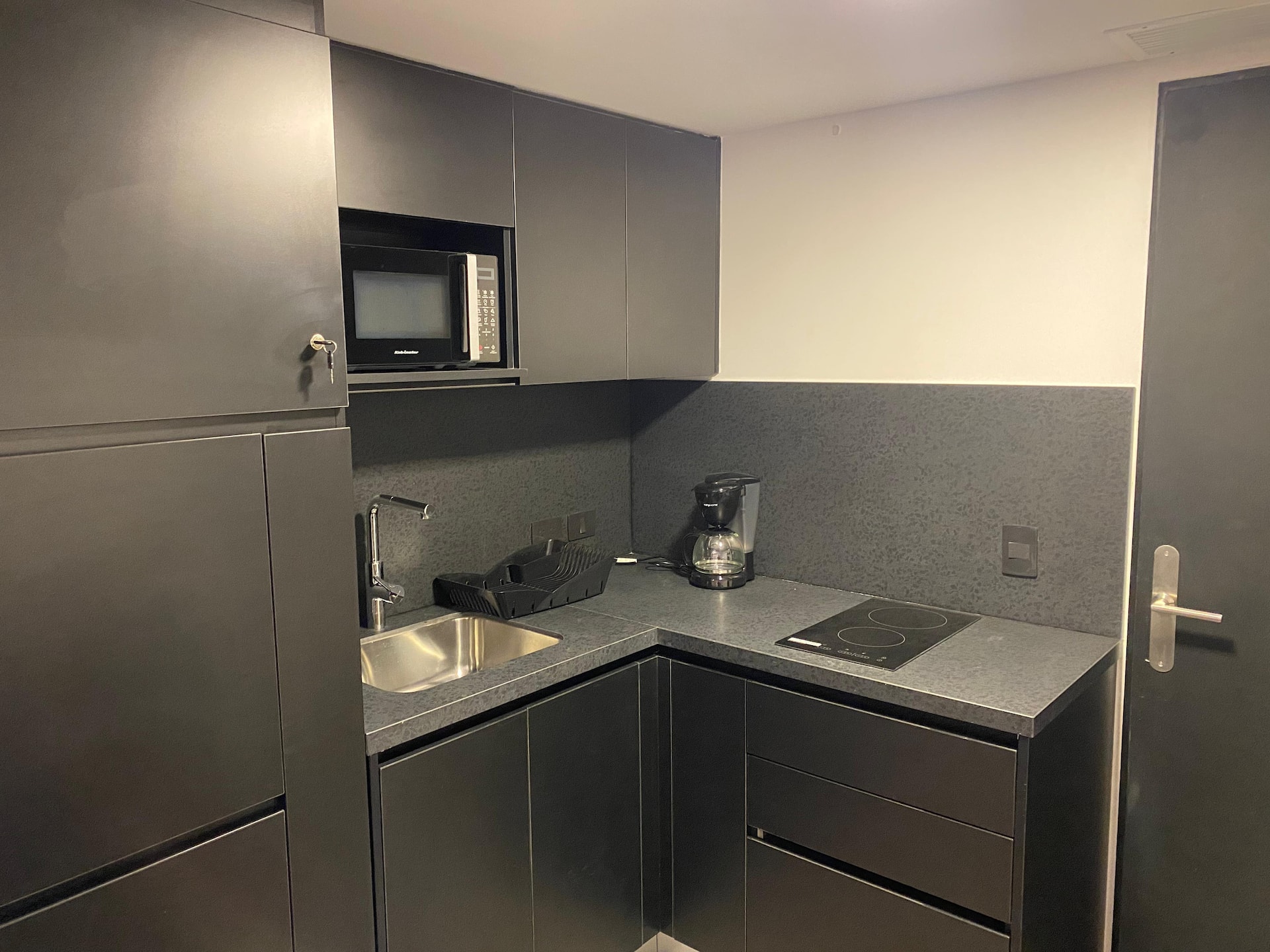 Studio apartment in Quo Zapata with building amenities