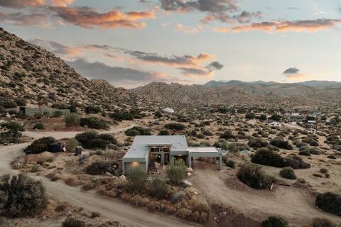 Stairway To Heaven: 2 Luxury Artist Homes