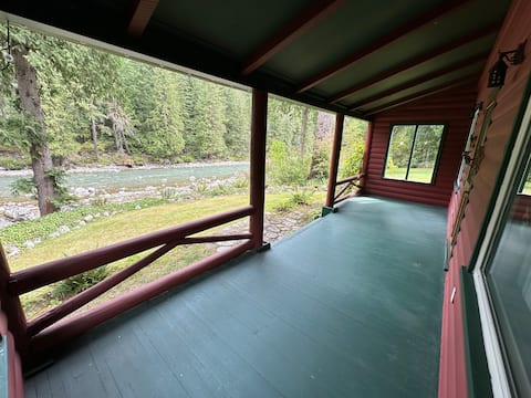 Riverfront Lodge