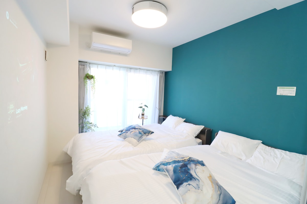 มีเตียงกึ่งคู่ 2 เตียง