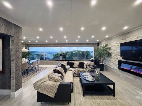 Twilight Retro Haven + Hot Tub + Garden Cinema