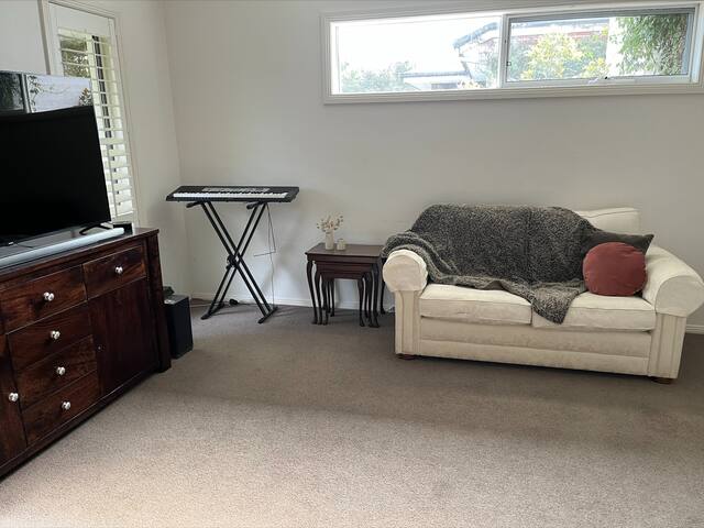 15 Markham Drive gallery image 5