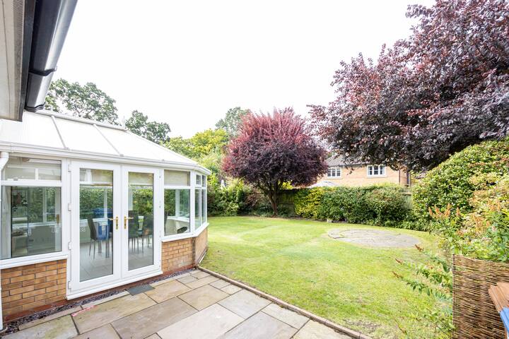 Modern Family Home in South Manchester/Stockport gallery image 4