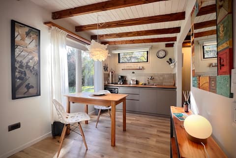 Anuncio de Airbnb popular: A charming loft in a dream garden en San Carlos De Bariloche