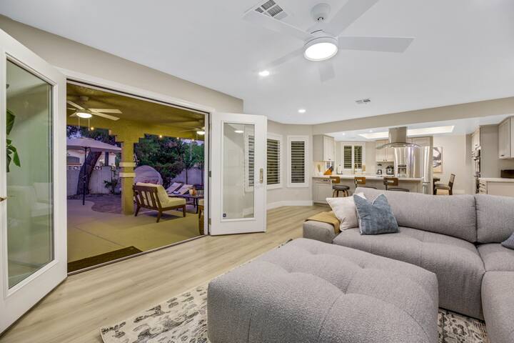 The Blue Lagoon: Style & Comfort gallery image 4