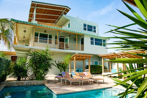 N1 Piñones | 22 Guests | Near Beach & Food Kiosks