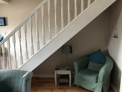 Top performing Airbnb: Promenade Cottage @ Widows' Row, Newcastle Co.Down in Newcastle