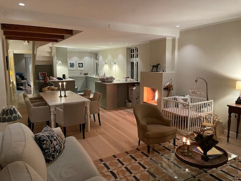 Top performing Airbnb: Charming house by water and forest in Gentofte