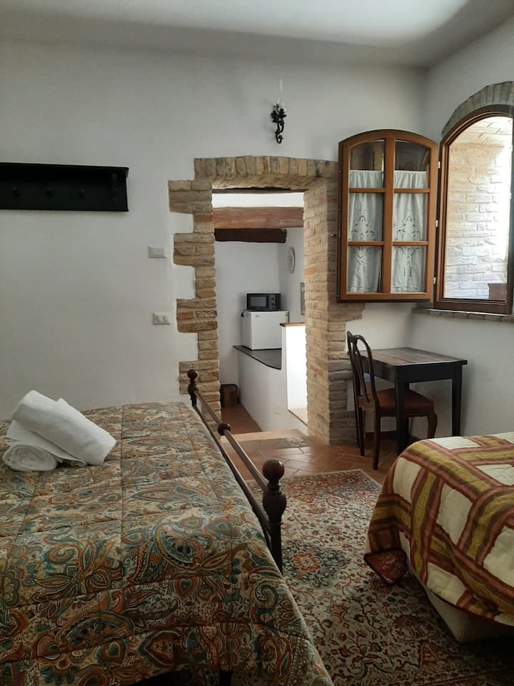 s kaučem na razvlačenje, trokrevetna soba