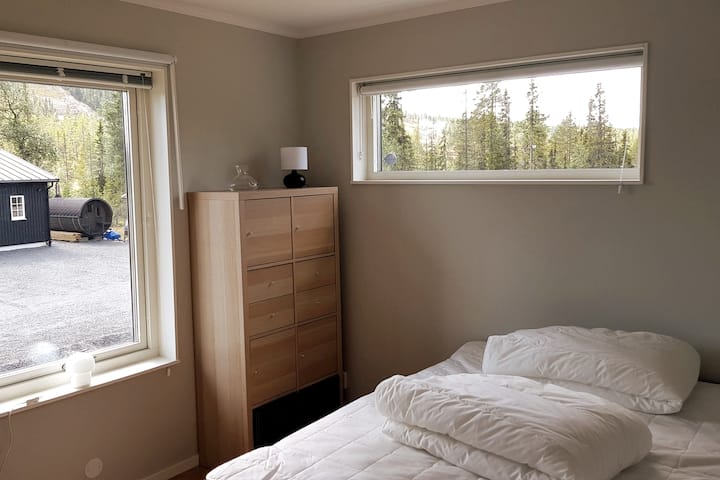 Cama doble de 180 cm.