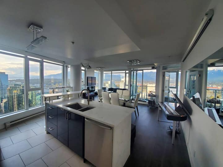 Luxury Waterview 2Bed Suite Apartments for Rent in Vancouver, British Columbia, Canada Airbnb