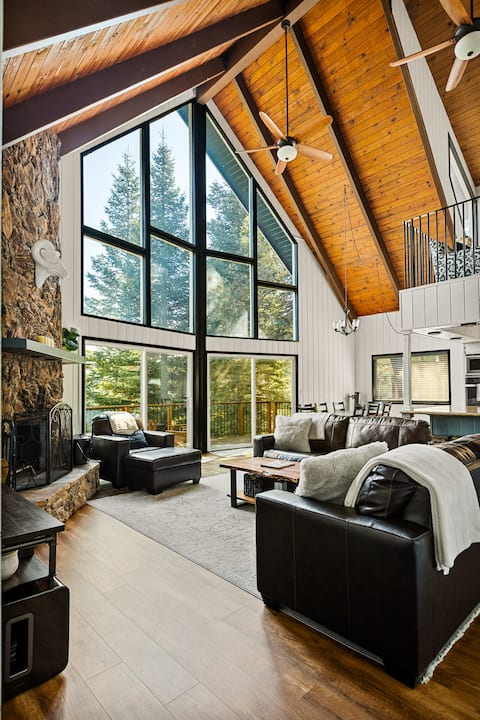 SpyGlass Lookout | Firepit & Sauna