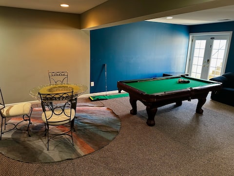 Private Suite Close To Casino/DSU/Racetrack