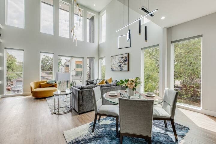 Newly Built 4 BR 4 Bath Home W/ Rooftop + Grill! gallery image 4