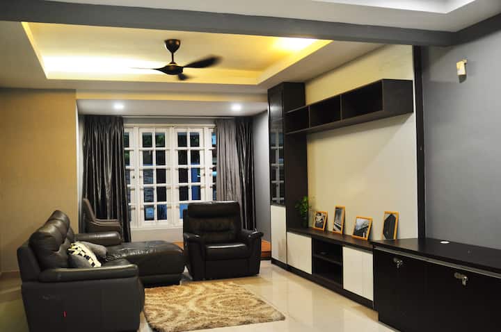 Grayhaus Bu4 5br House @ Bandar Utama Near 1 Utama - Petaling Jaya