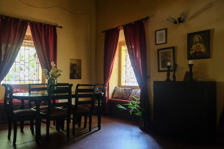 Grand Gallery Dining