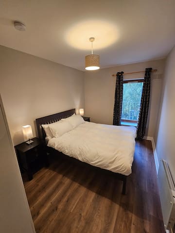 Full Apartment in Castleknock next to bus & train