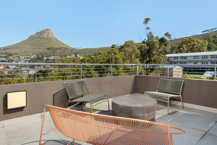 Luxe Penthouse | Private Pool | Mountain Views gallery image 5