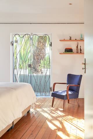 Spacious boutique house + large terrace and pool gallery image 4