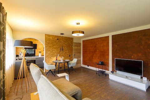 Popular Airbnb listing: Chalet-Sonnengarten, 5-star chalet Hinterzarten in Hinterzarten