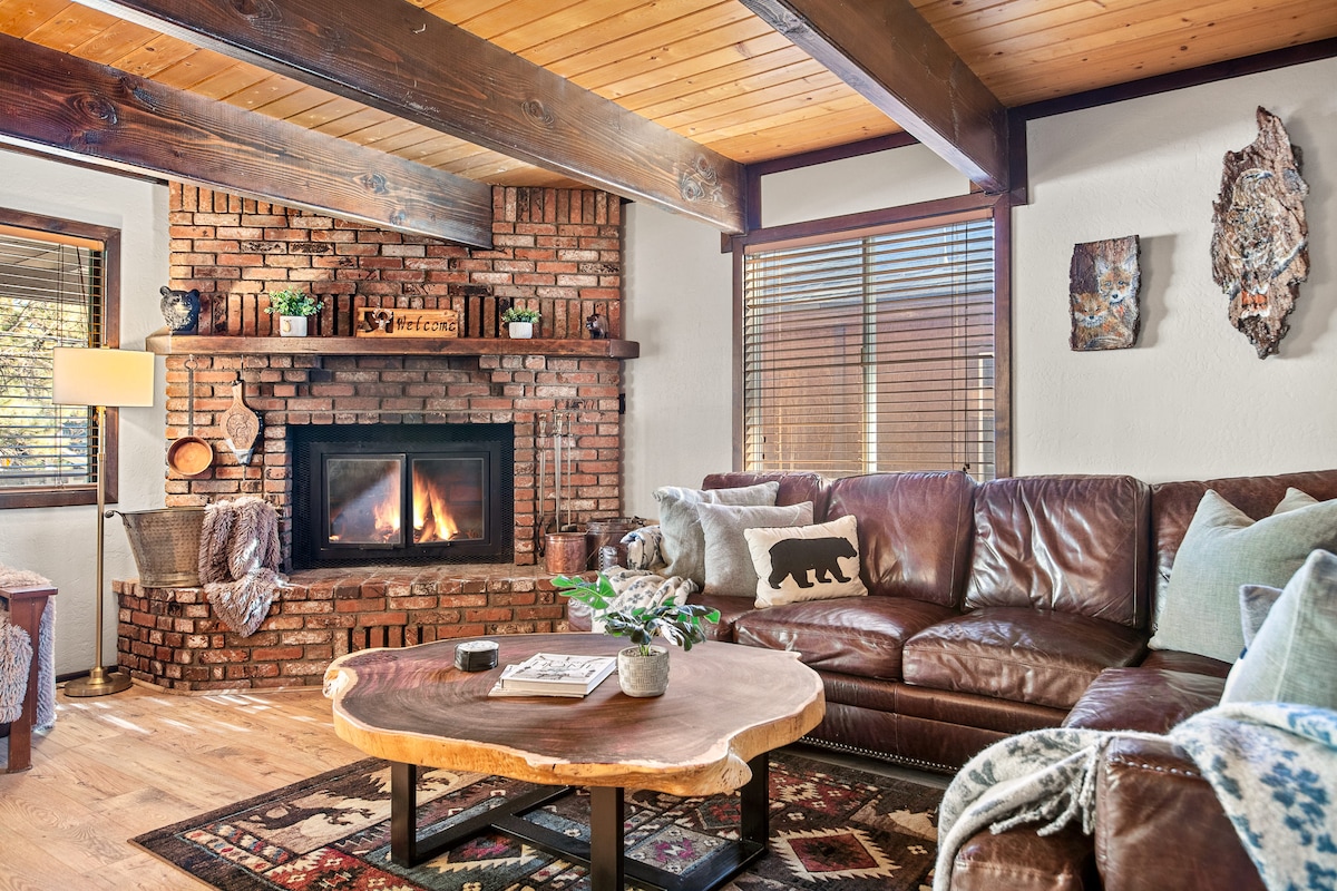 Popular Airbnb listing: The Bear Den Big Bear Lake in Big Bear Lake