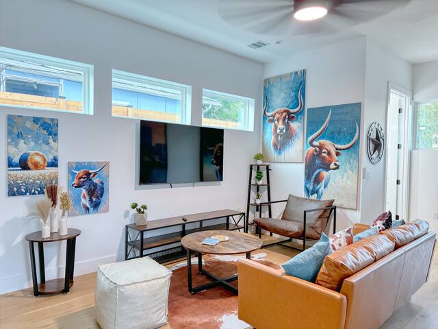 Texas-Themed Home gallery image 3