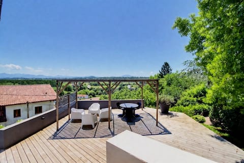 Beautiful Architect Villa - Mountain View