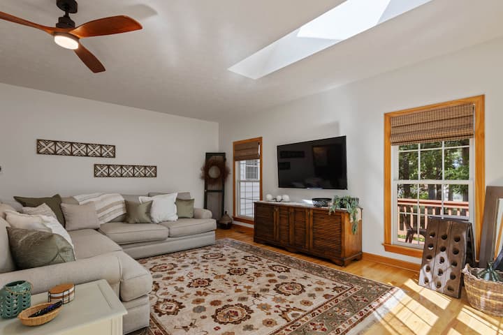Creekside Hideaway - Saluda, VA