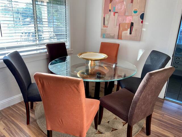 Sleep12 Updated Large home Near Santana Row gallery image 3